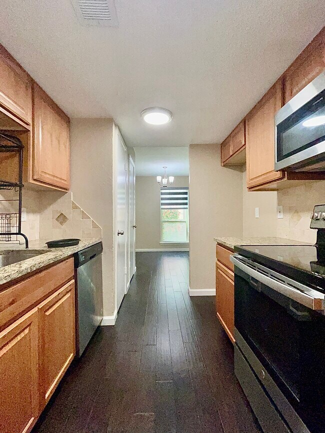 Building Photo - 919 S Weatherred Dr