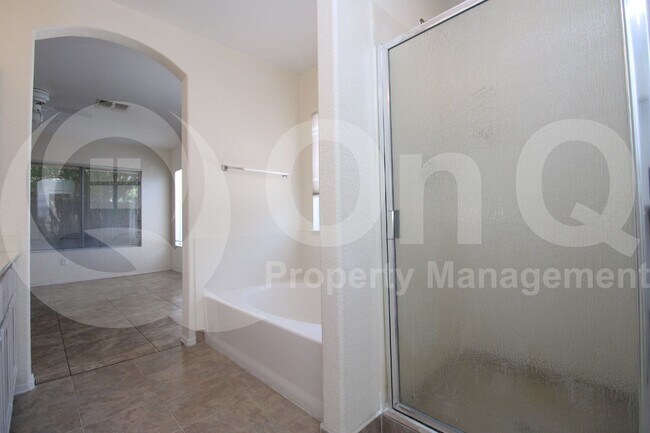 Building Photo - 2316 E Kelton Ln