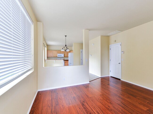 Building Photo - Charming 3-Bedroom Home with Spacious Back...