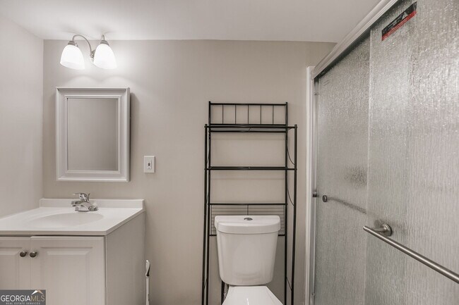 Building Photo - 6413 Wedgewood Trce