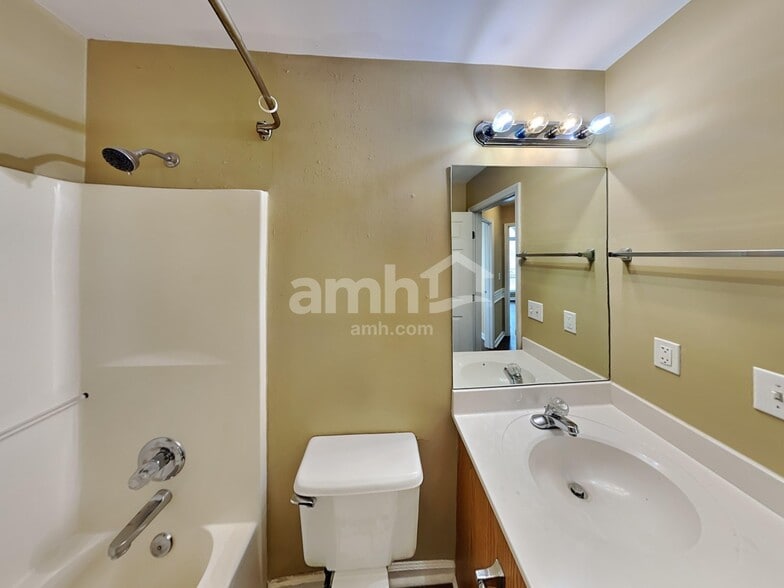 Building Photo - 1732 Shane Dr