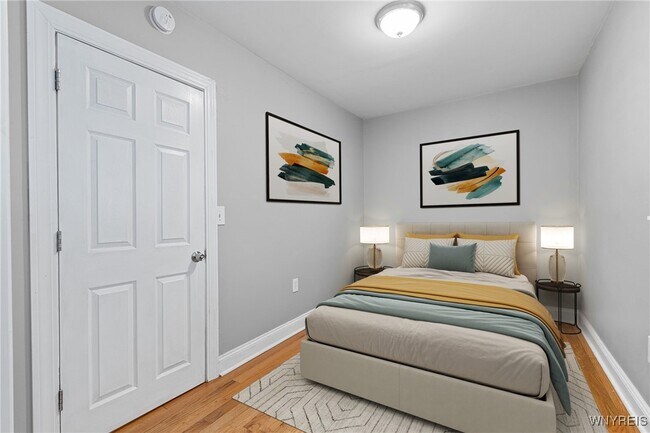 Building Photo - 2342 Seneca St