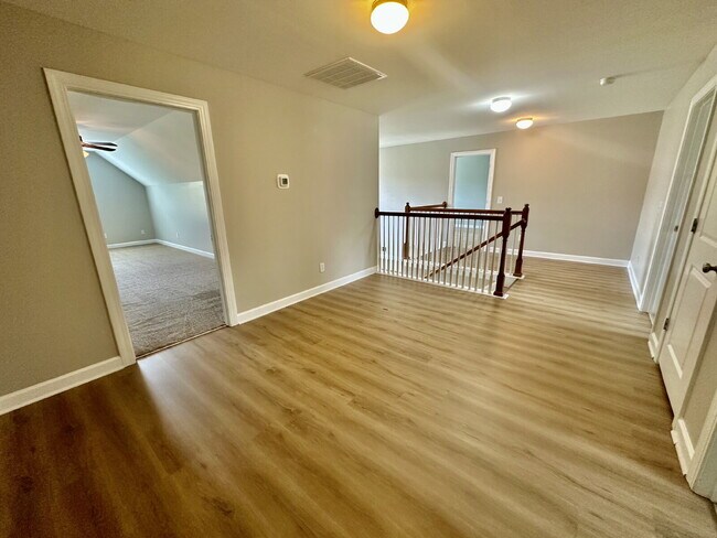 Building Photo - Spacious Four-Bedroom Home with a Bonus Room in Lawton Station!