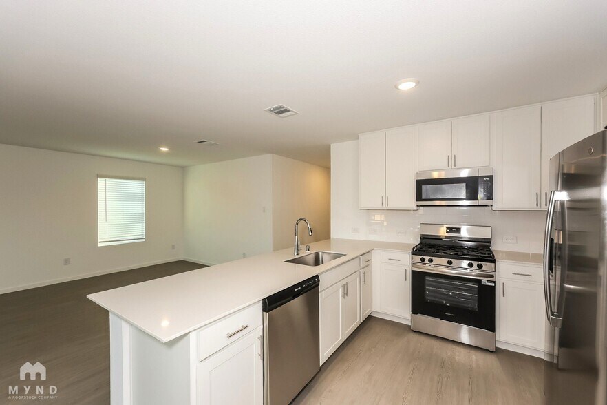 Building Photo - 2757 Ctr Crk Ln