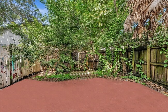 Building Photo - 3750 SW 60th Terrace