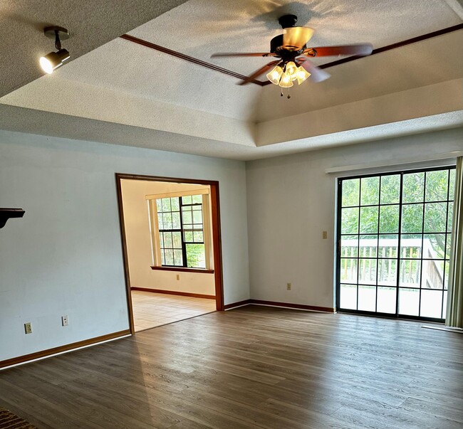 Building Photo - 109 Dominica Way