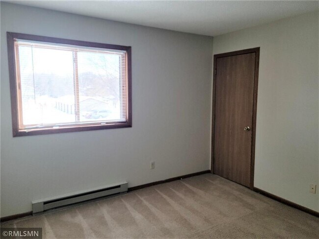 Building Photo - 1285 Bartosh Ln