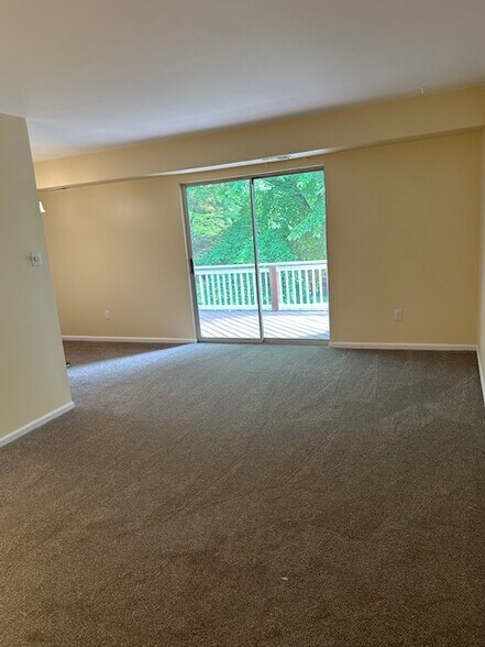 Building Photo - 3315 Johns Ct