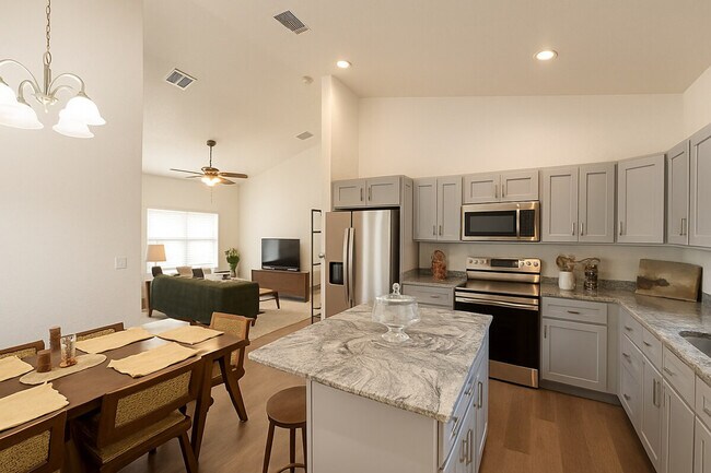 Building Photo - 340 NW 59th Ct