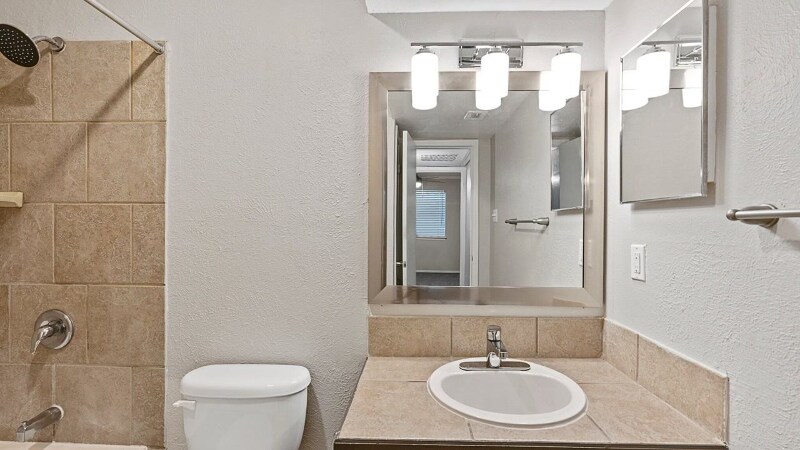 Building Photo - 4645 Ocean Dr
