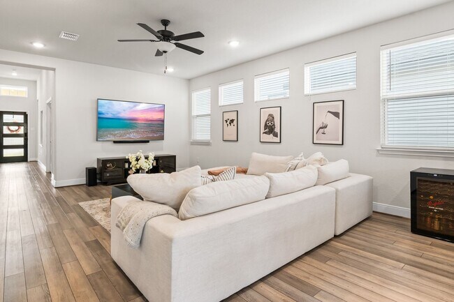 Building Photo - 16622 Daylight Ln