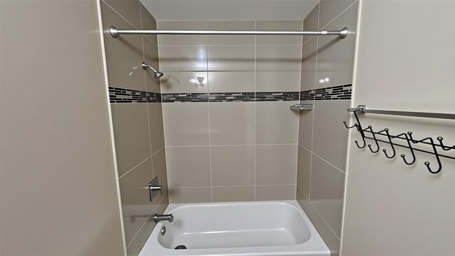 Building Photo - 7400 Bellerive Dr