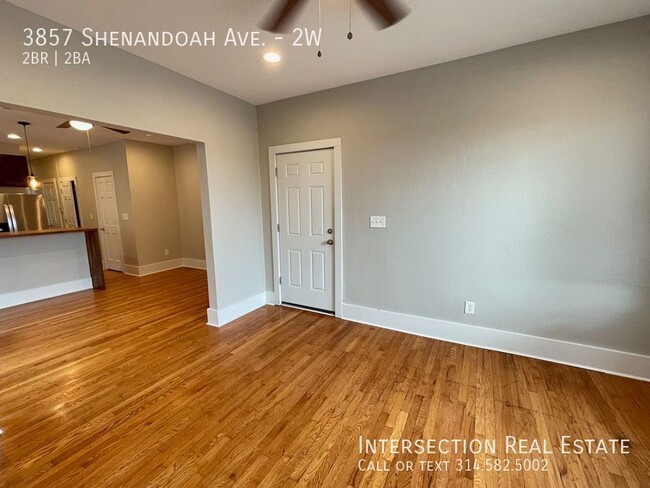 Building Photo - Beautifully Updated 2bd/1.5ba Apartment in...