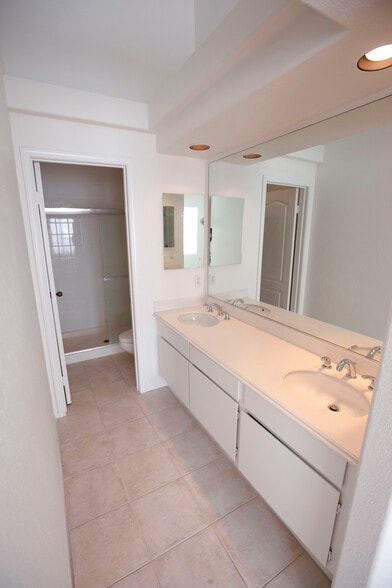 Master bath - 12926 Carmel Creek Rd