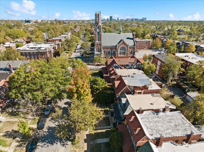 Building Photo - 6114 Waterman Blvd