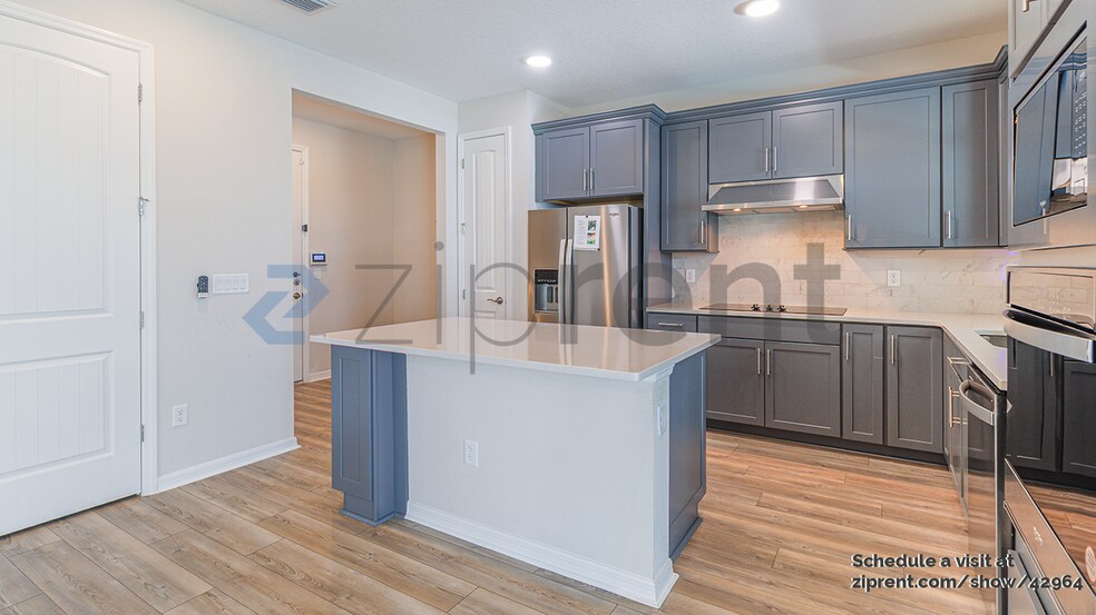 Building Photo - 6636 Willow View Ave