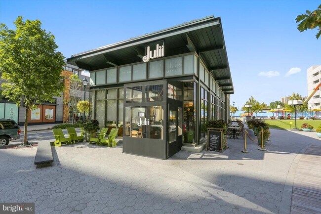 Building Photo - 930 Rose Ave