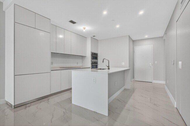 Building Photo - 701 NE 23rd St