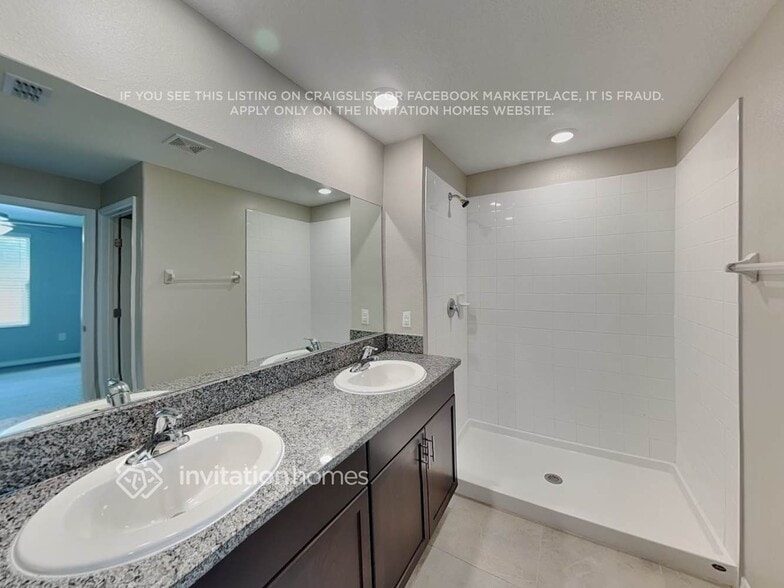 Building Photo - 2219 Treesdale Ave