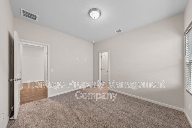 Building Photo - 148 Sambar Main