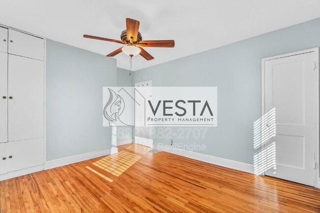 Building Photo - 18 Canterbury Rd