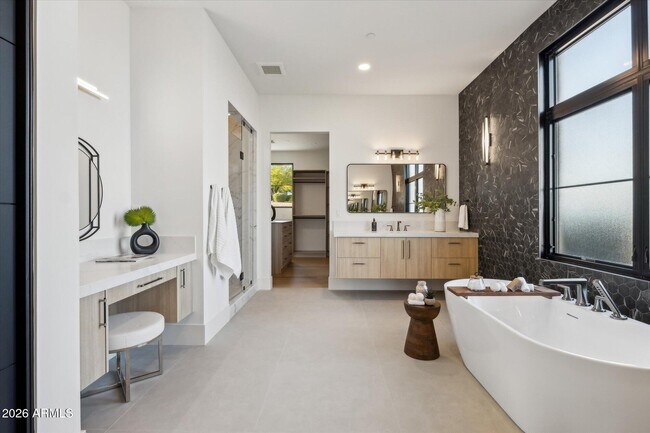 Building Photo - 15609 E Palatial Dr