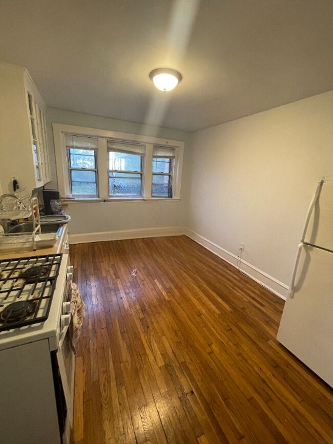 Building Photo - JP one bedroom AUG