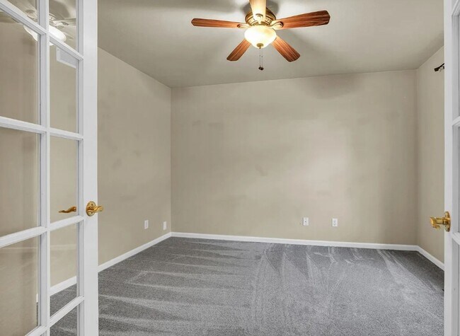 Building Photo - 709 Indigo Dr