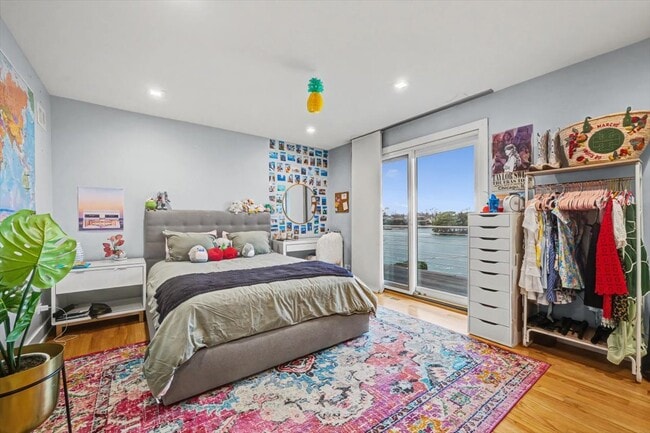 Building Photo - 2076 Valley Lo Ln