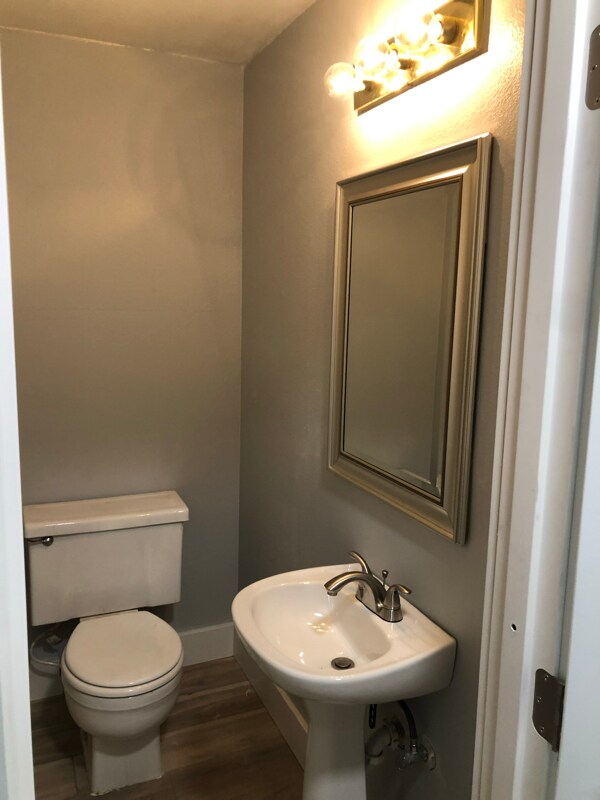 Building Photo - 525 Cinderella Loop