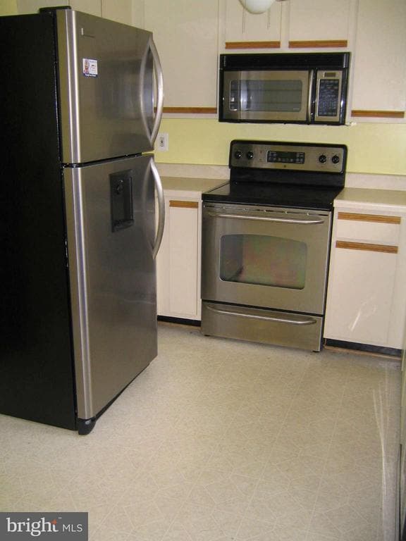 Building Photo - 8444 Georgian Ct