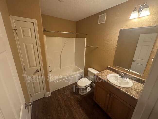 Building Photo - 7071 Lake Joanne Dr