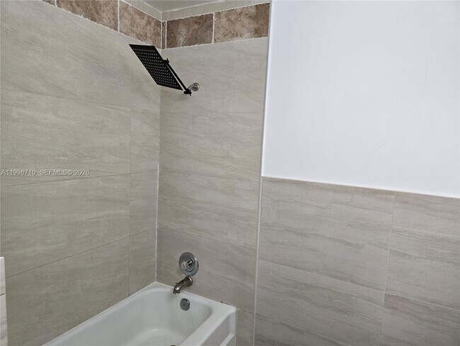 Building Photo - 812 SW 13th St