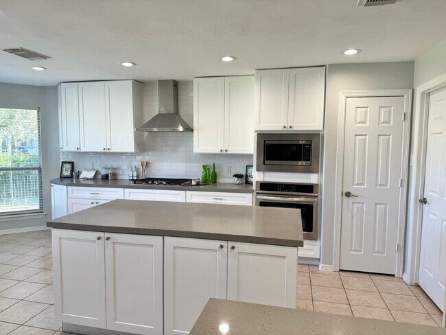 Building Photo - 8603 Malardcrest Dr