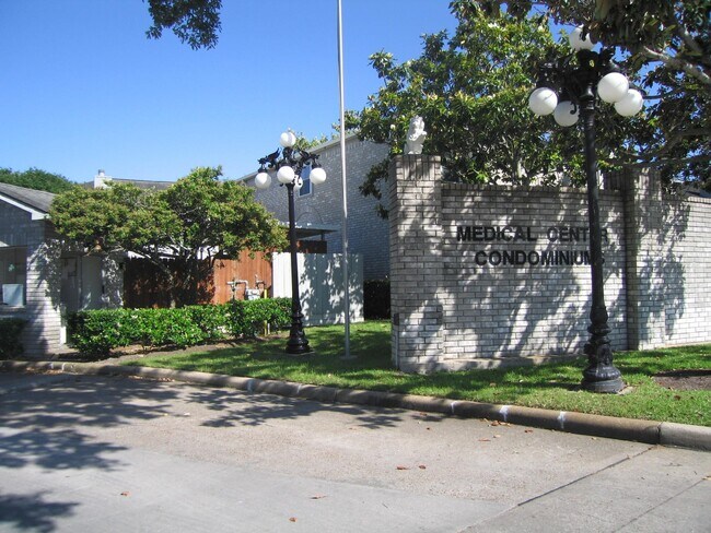 Building Photo - 7709 Cambridge St