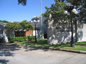 Building Photo - 7709 Cambridge St