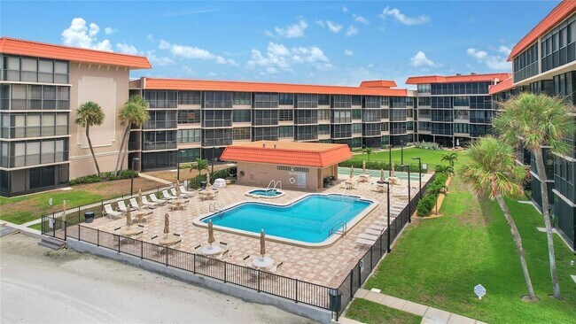 Building Photo - 17580 Gulf Blvd