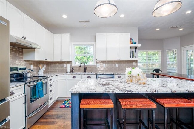 Building Photo - 1500 Ashburn Ct