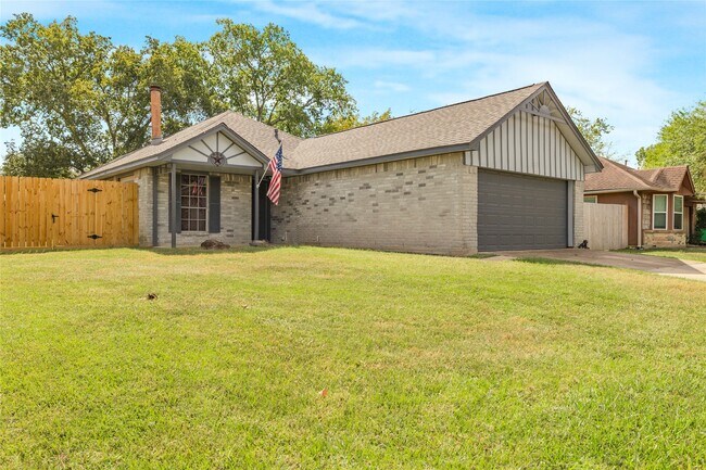 Building Photo - 12223 White River Dr