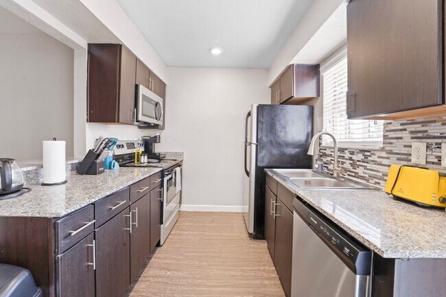 Building Photo - 2215 Town Lake Cir