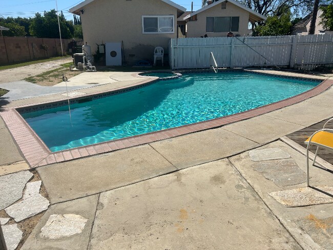 Building Photo - 15533 El Cajon St