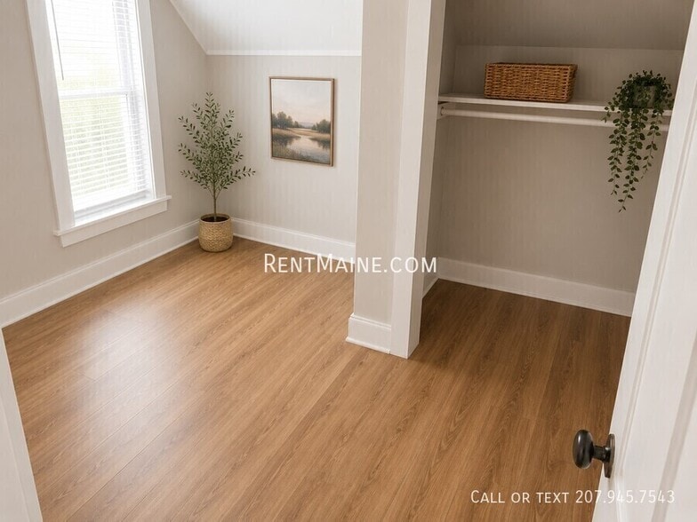 Building Photo - 58 Elm St