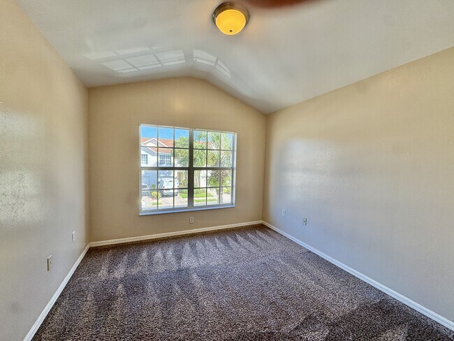Building Photo - 912 Hampton Cir