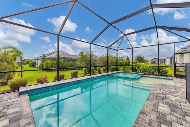 Building Photo - 2617 Star Apple Wy