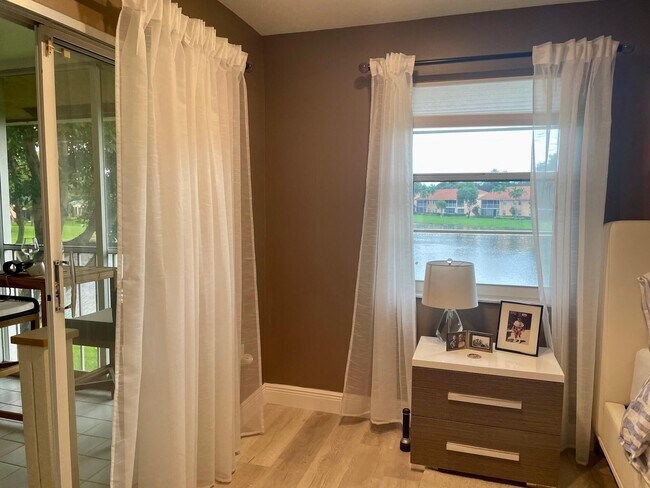 Building Photo - 9709 Shadybrook Dr