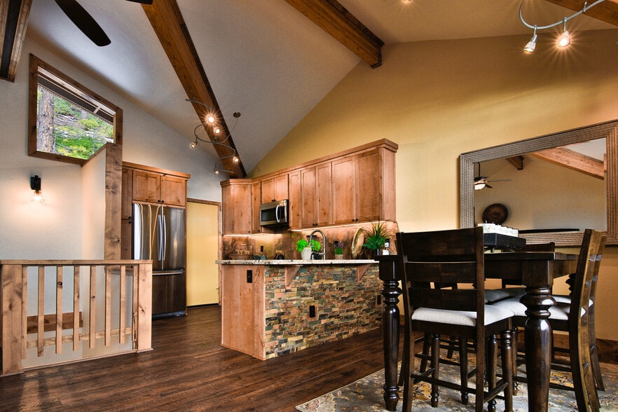 Kitchen - 400 Fairview Blvd
