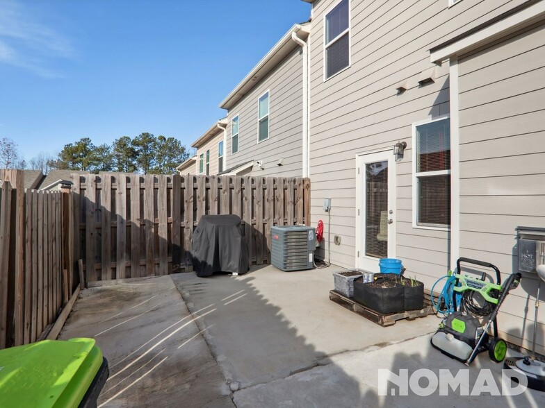 Building Photo - 2568 Centennial Pl