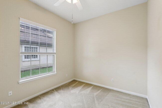 Building Photo - 2260 Harbor Lake Dr