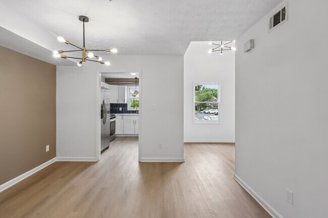Building Photo - Bright and Gorgeous - Updated 3BR/2BA Townhome!