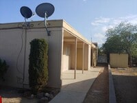 Building Photo - 2128 Florence Ave